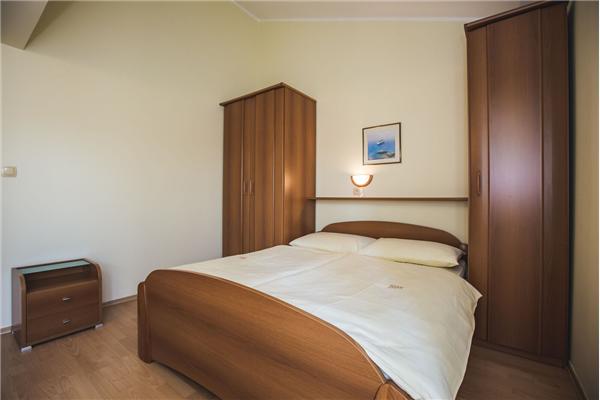 Apartment A1, for 5 persons