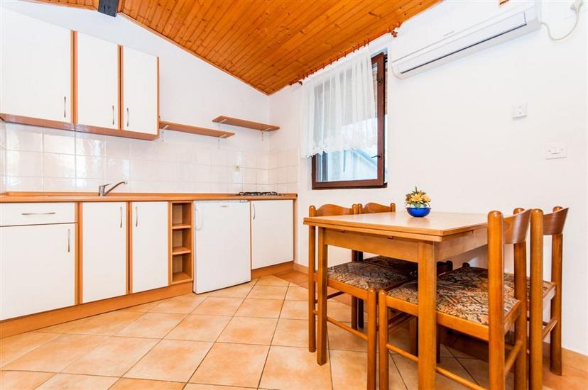 Apartment A4, for 4 persons