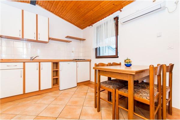 Apartment A4, for 4 persons
