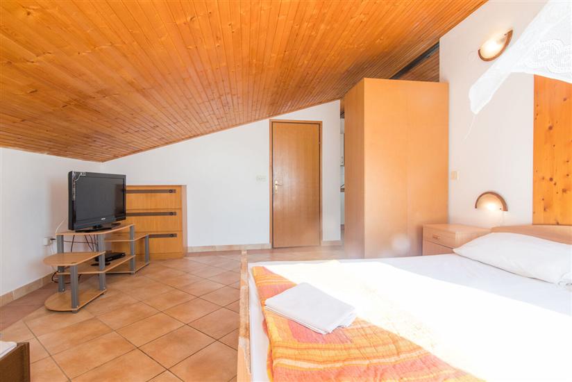 Apartment A4, for 4 persons