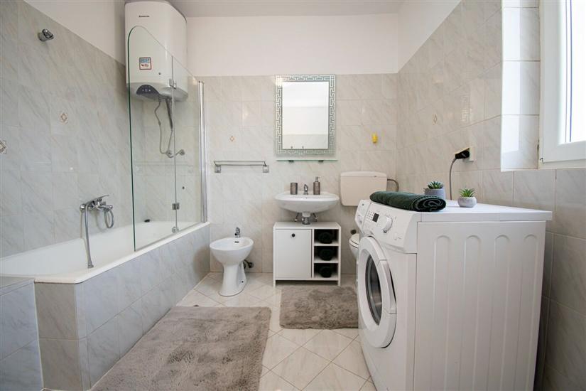 House K1, for 10 persons