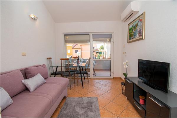 House K1, for 10 persons