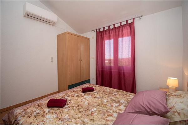 House K1, for 10 persons