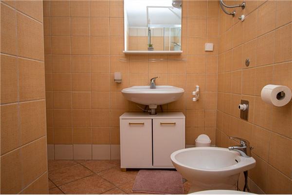 House K1, for 10 persons