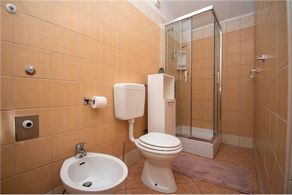 House K1, for 10 persons