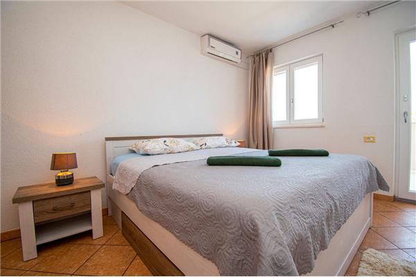 House K1, for 10 persons