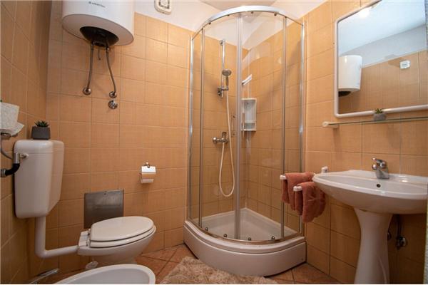 House K1, for 10 persons