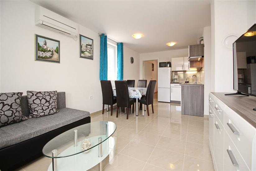 Apartment A2, for 5 persons
