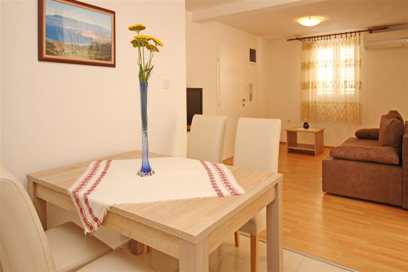 Apartment A1, for 5 persons