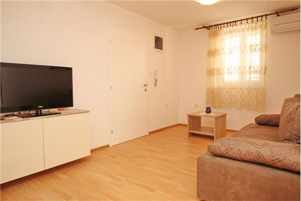 Apartment A1, for 5 persons