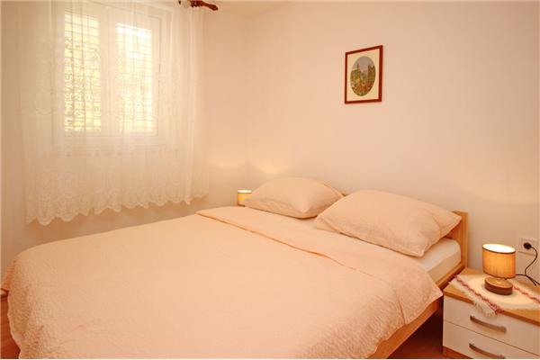 Apartment A1, for 5 persons