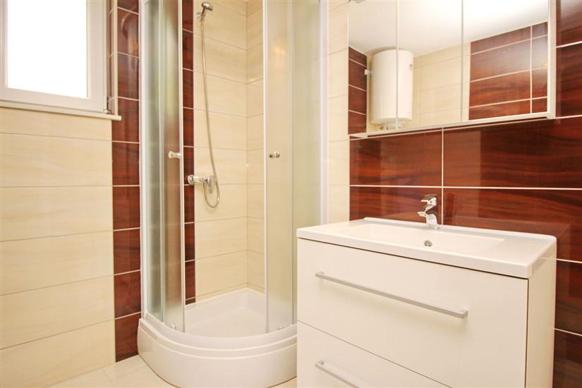 Apartment A1, for 5 persons