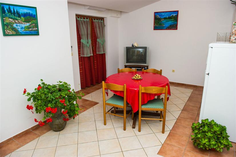 Apartment A4, for 4 persons