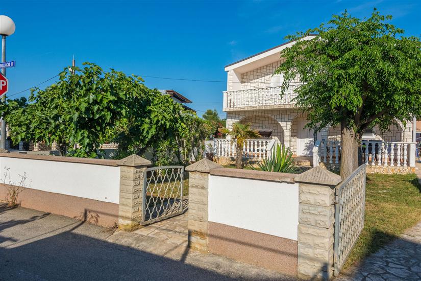 Apartments Loncar