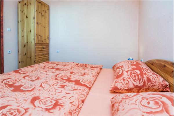 Apartment A2, for 6 persons