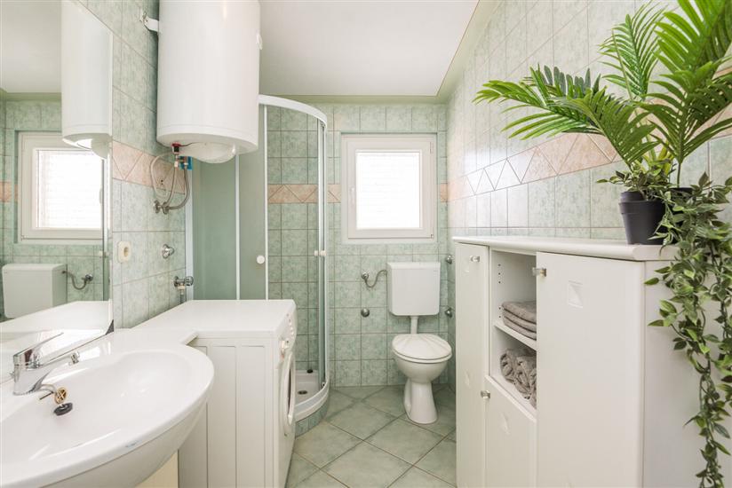 Apartment A2, for 6 persons