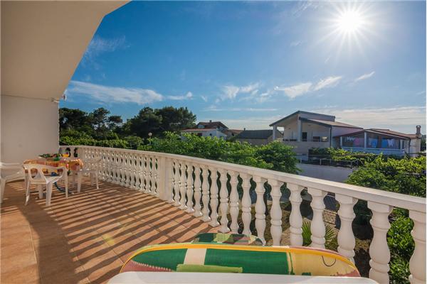 Apartment A2, for 6 persons