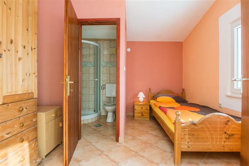 Apartment A2, for 6 persons