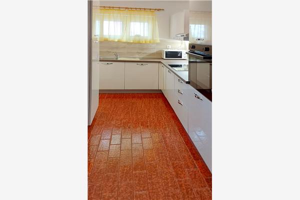 Apartment A2, for 8 persons