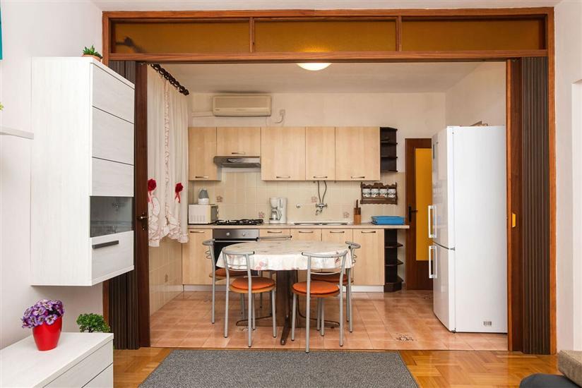 Apartment A1, for 6 persons