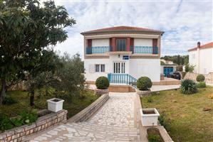 Apartment - Jezera - island Murter