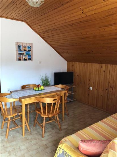 Apartment A1, for 5 persons