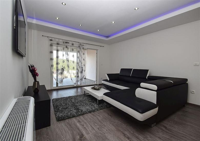 House K1, for 10 persons