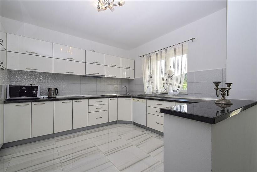 House K1, for 10 persons