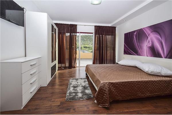 House K1, for 10 persons