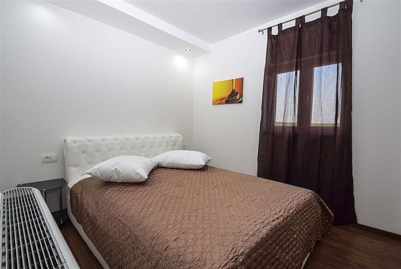 House K1, for 10 persons