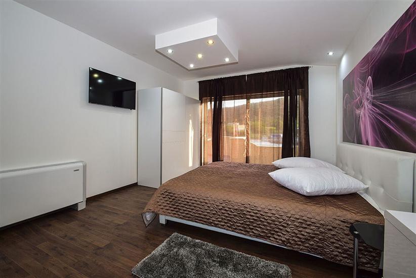 House K1, for 10 persons