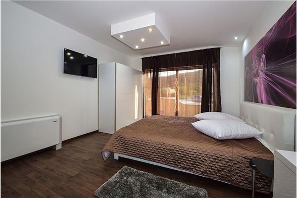 House K1, for 10 persons