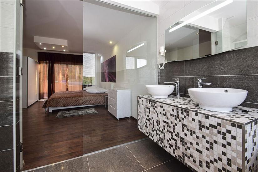 House K1, for 10 persons