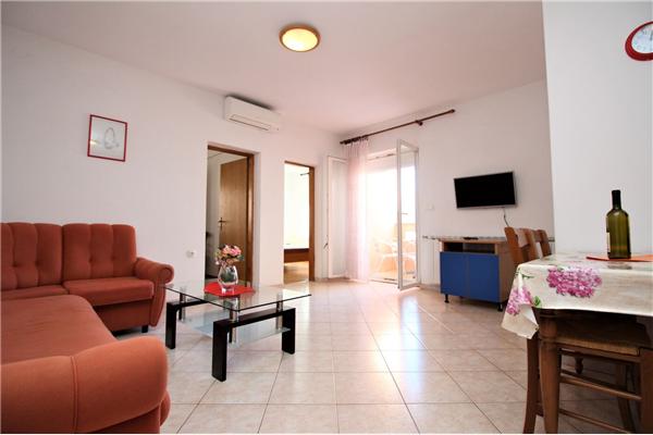 Apartment A1, for 5 persons