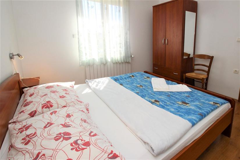 Apartment A1, for 5 persons