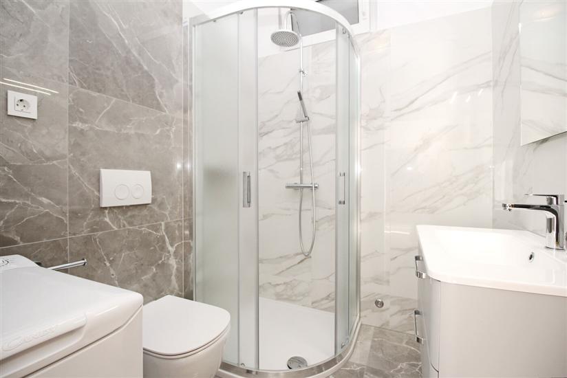 Apartment A1, for 5 persons