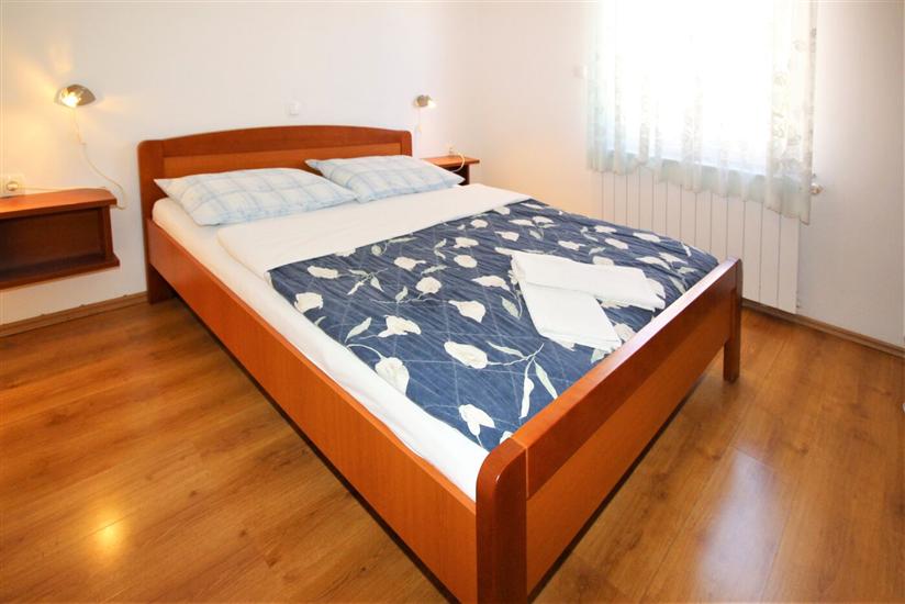 Apartment A1, for 5 persons