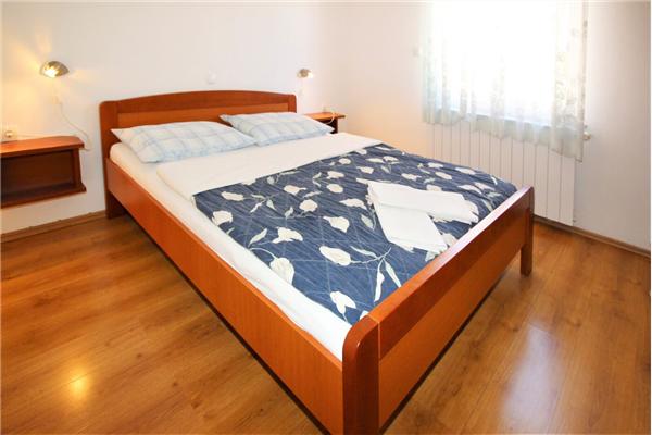 Apartment A1, for 5 persons