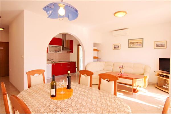 Apartment A7, for 6 persons