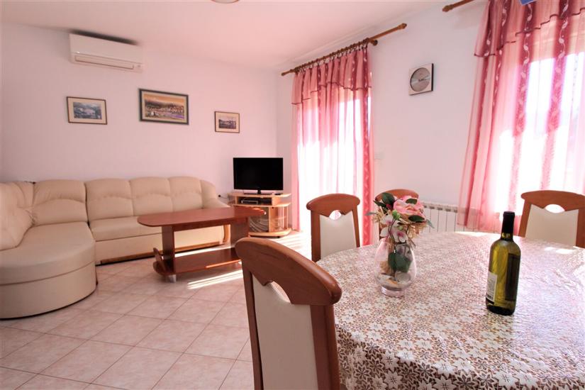 Apartment A7, for 6 persons