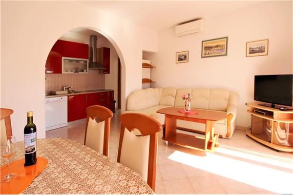 Apartment A7, for 6 persons