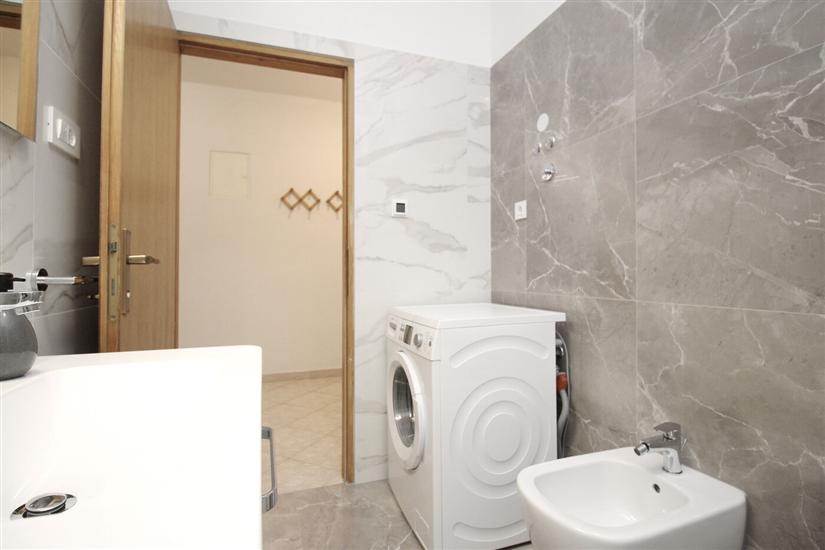 Apartment A7, for 6 persons