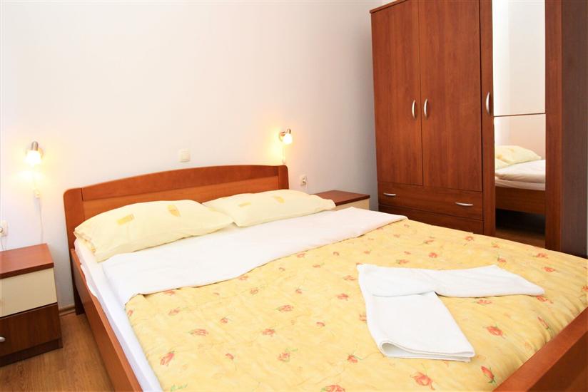 Apartment A7, for 6 persons