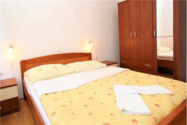 Apartment A7, for 6 persons