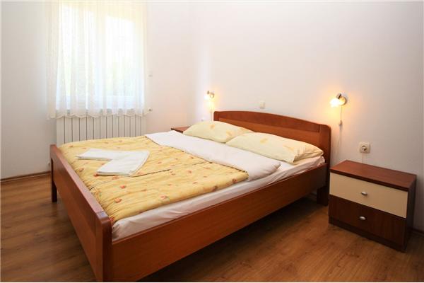 Apartment A7, for 6 persons