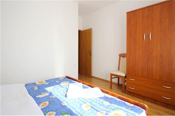 Apartment A7, for 6 persons