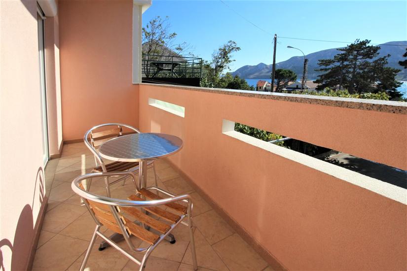 Apartment A7, for 6 persons