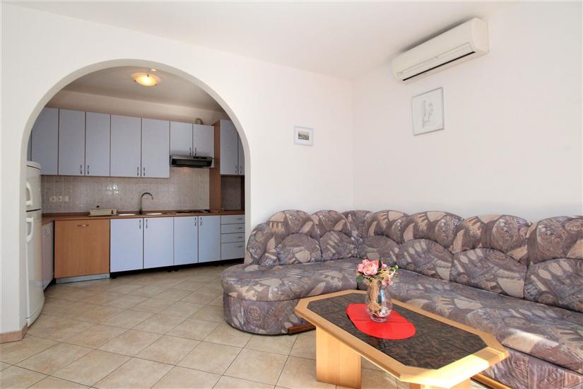 Apartment A2, for 6 persons