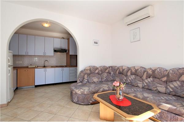 Apartment A2, for 6 persons