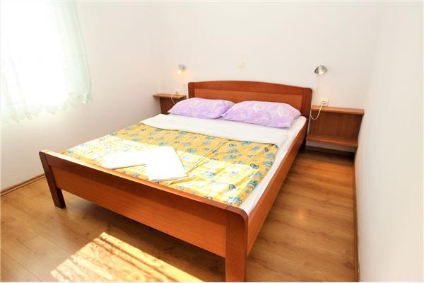 Apartment A2, for 6 persons